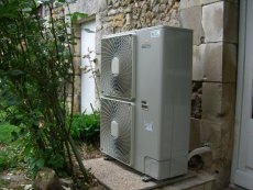 <h1>Groupe de pompe à chaleur aérothermie 16 kW</h1><p>©CB Froid - Génie frigorifique et climatique</p>